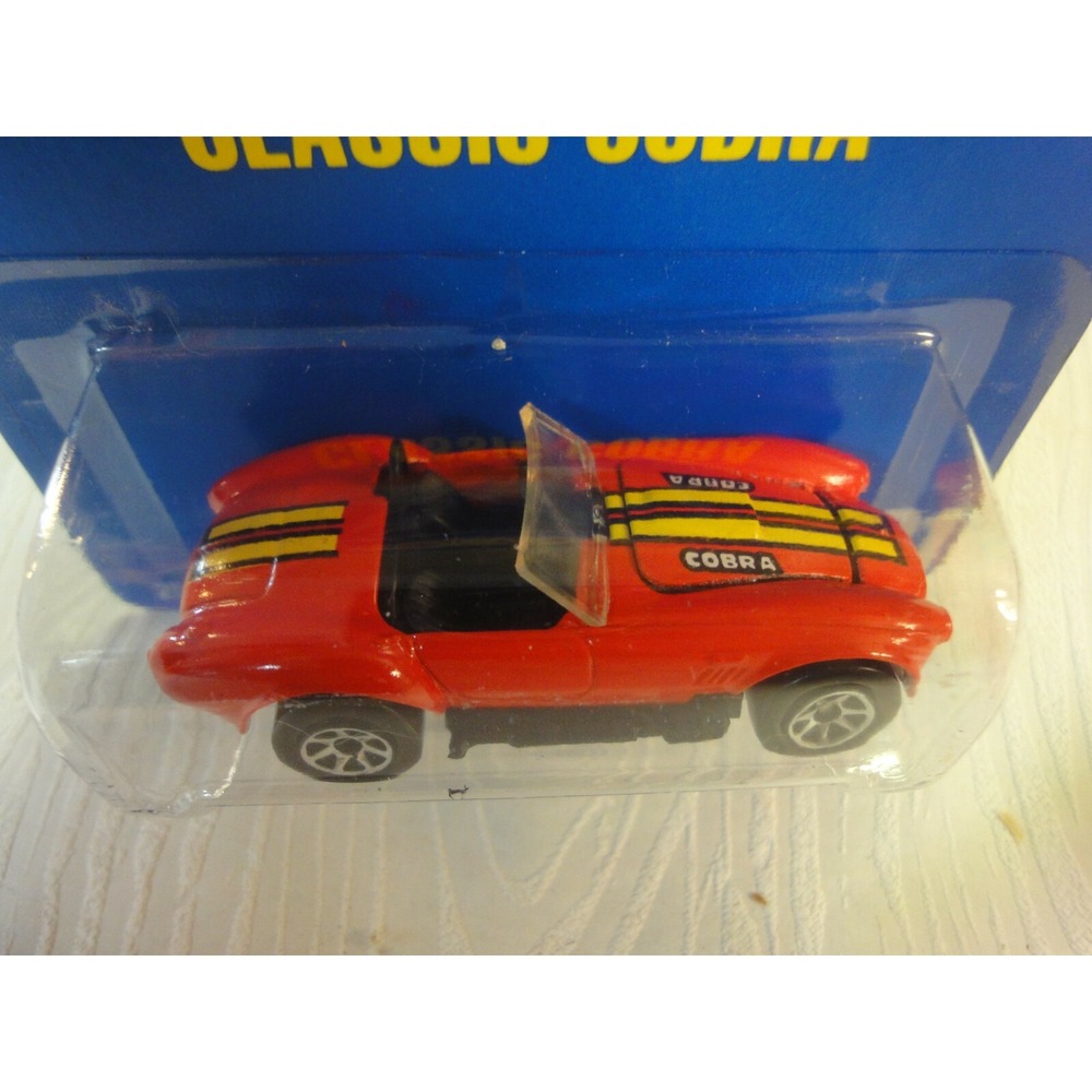 mattel HOT WHEELS Die cast 2535 Classic Cobra #31 with moving part 1991 NEW